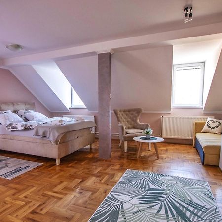 Garden Apartment 수보티차 외부 사진